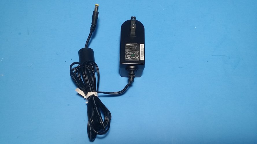 *Brand NEW*Sunny SYS1308-2424-W2 SYS1308-1824 24V 0.75A AC Power Adapter